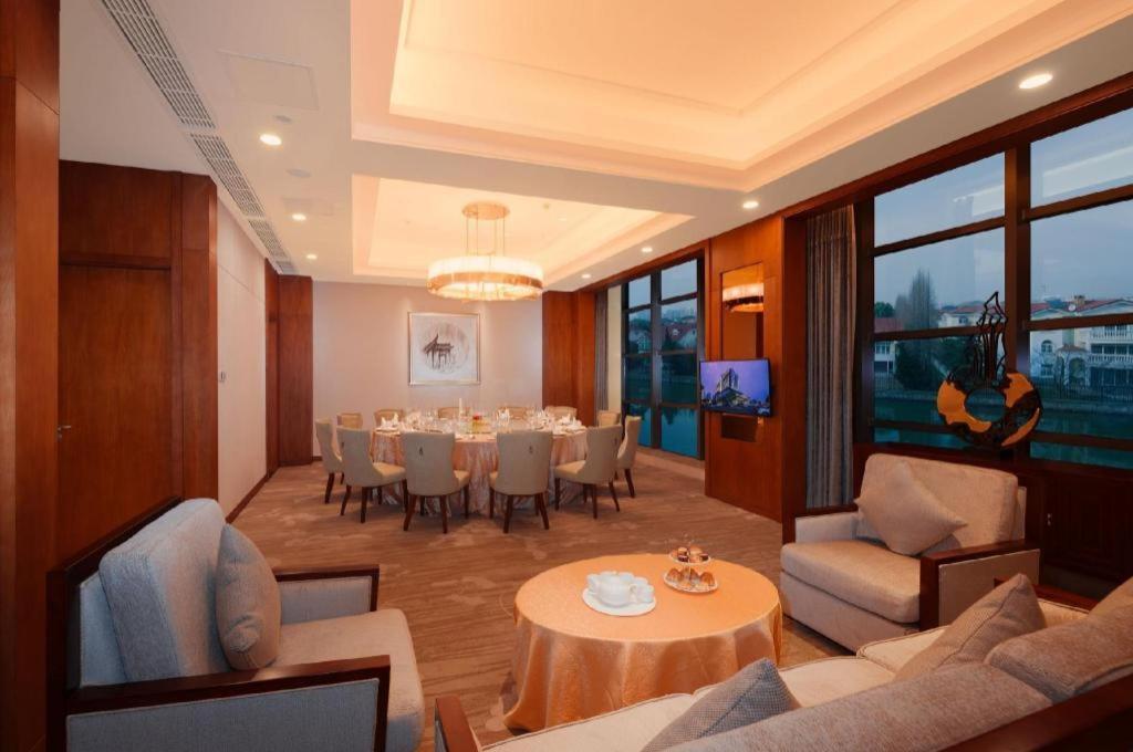 Shuguang International Hotel Kunshan Куньшань Экстерьер фото